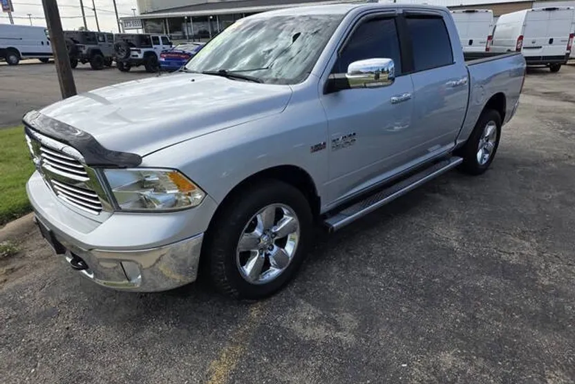 2014 Ram 1500 SLT photo 1