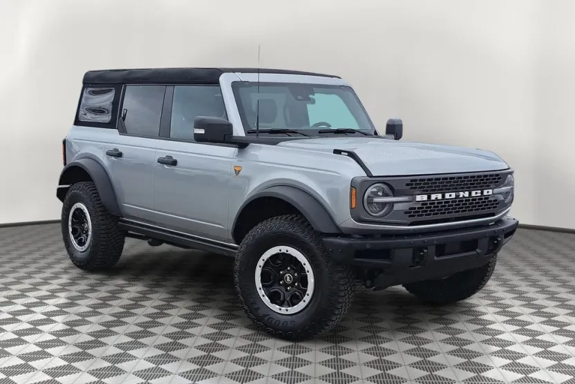 2024 Ford Bronco Badlands photo 1