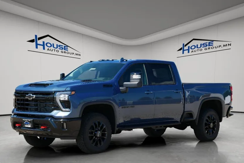 2025 Chevrolet Silverado 3500HD LTZ photo 1