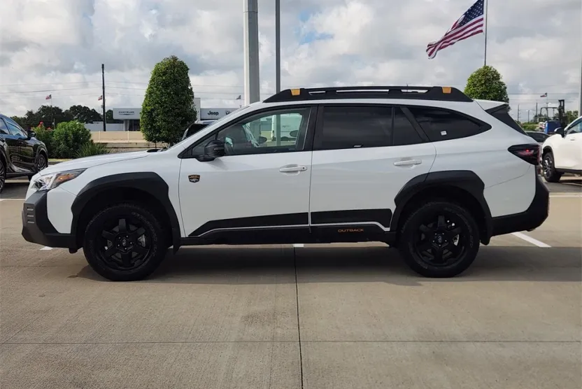 2022 Subaru Outback Wilderness photo 1