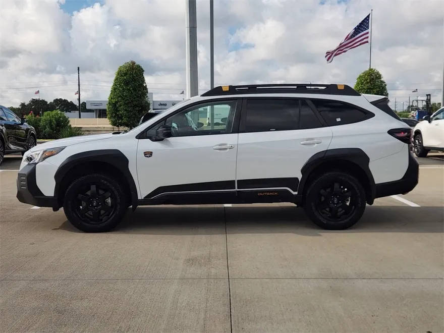 2022 Subaru Outback Wilderness photo 1