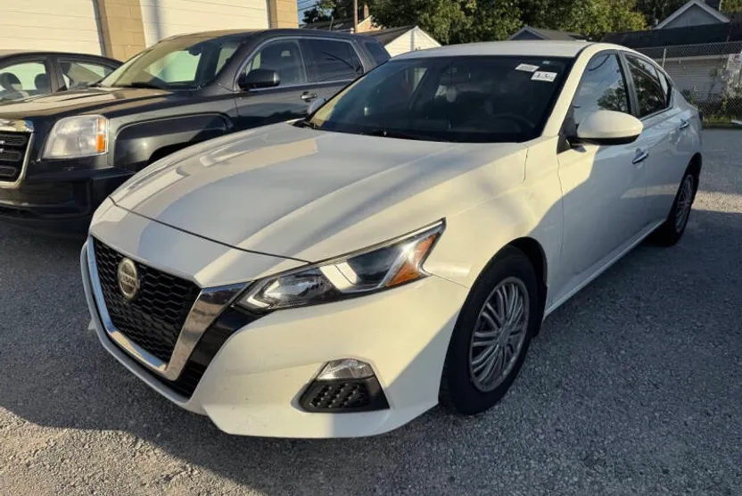 2019 Nissan Altima 2.5 S photo 1