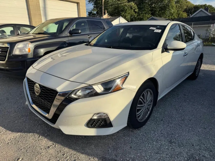 2019 Nissan Altima 2.5 S photo 1