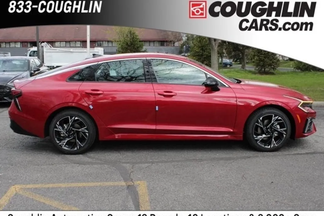 2025 Kia K5 GT-Line photo 1