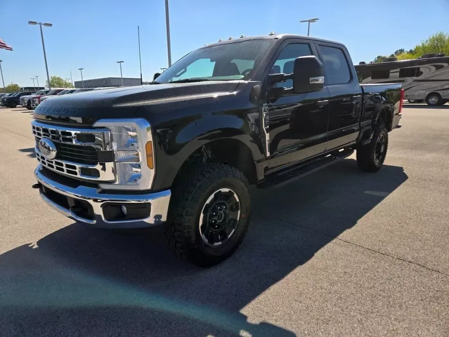 2025 Ford F-350 photo 1