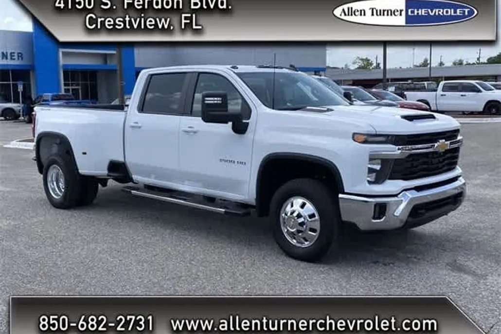 2025 Chevrolet Silverado 3500HD LT photo 1
