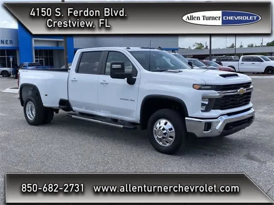 2025 Chevrolet Silverado 3500HD LT photo 1
