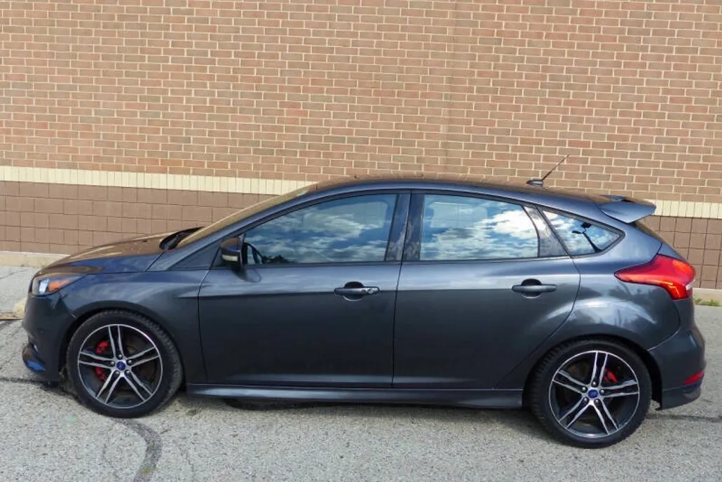 2016 Ford Focus ST photo 1