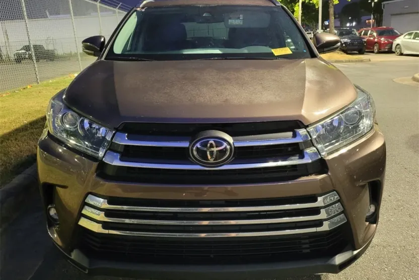 2019 Toyota Highlander Limited photo 1