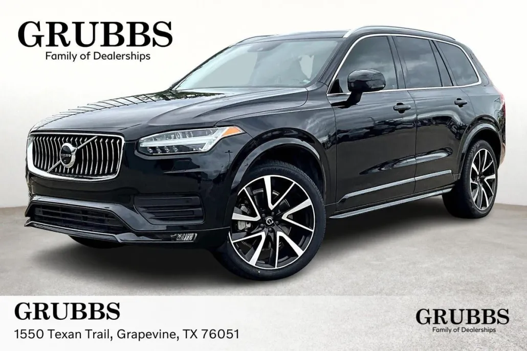 2022 Volvo XC90 Momentum photo 1