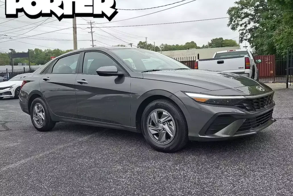 2025 Hyundai Elantra SE photo 1