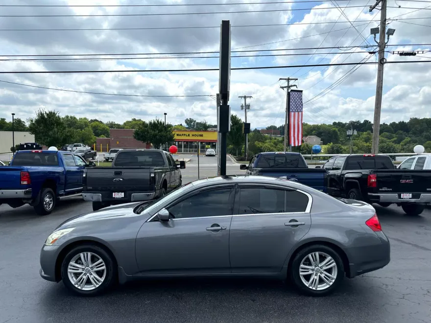 2011 Infiniti G25 photo 1
