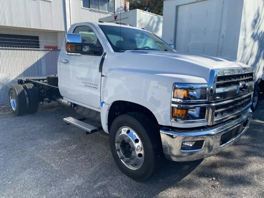 2024 Chevrolet Silverado 5500HD Work Truck photo 1