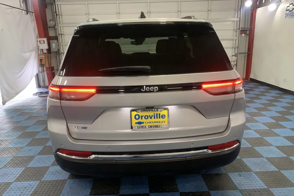 2024 Jeep Cherokee Limited 4xe photo 1