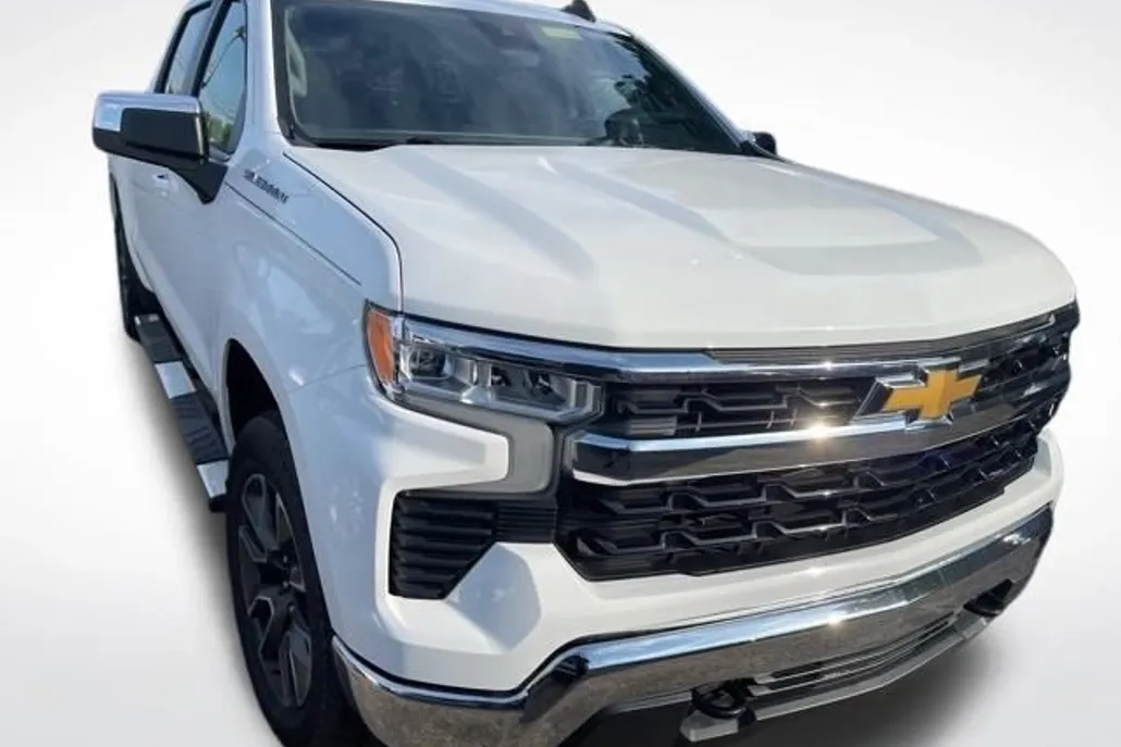 2022 Chevrolet Silverado 1500 LT photo 1