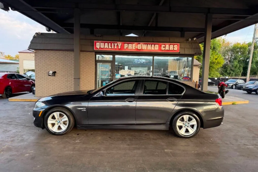 2012 Bmw 528xi 5-Series photo 1