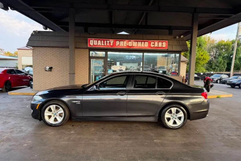2012 Bmw 528xi 5-Series photo 1
