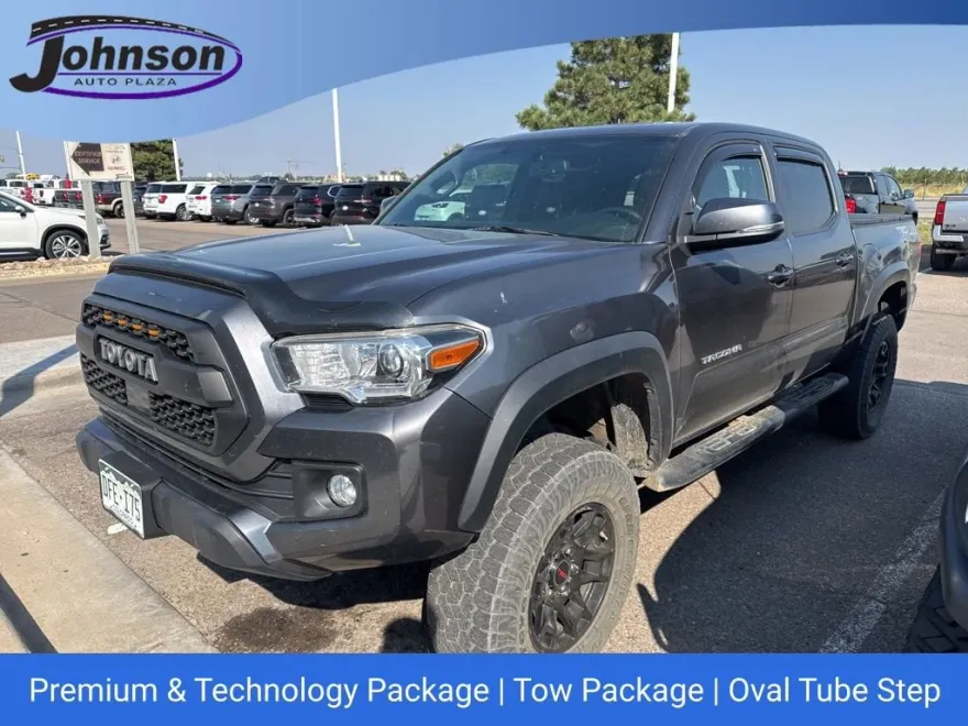2017 Toyota Tacoma SR5 photo 1