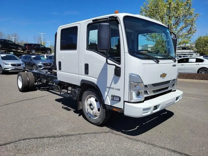 2024 Chevrolet Silverado 4500HD Base photo 1