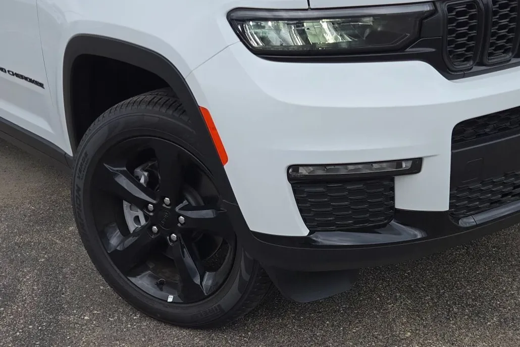 2025 Jeep Grand Cherokee Limited photo 1