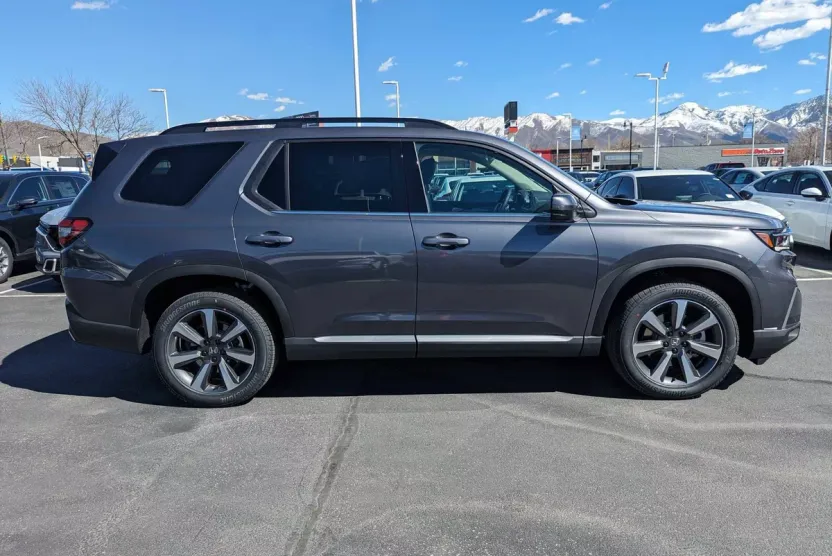 2025 Honda Pilot Elite photo 1