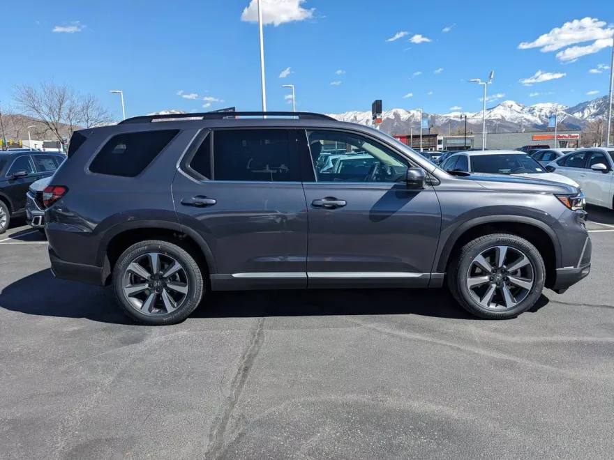 2025 Honda Pilot Elite photo 1