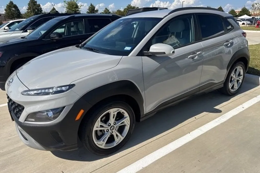 2023 Hyundai Kona SEL photo 1