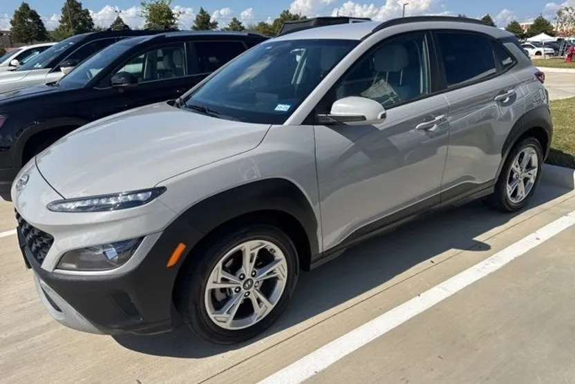 2023 Hyundai Kona SEL photo 1