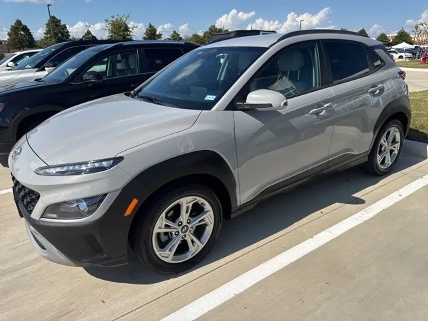 2023 Hyundai Kona SEL photo 1