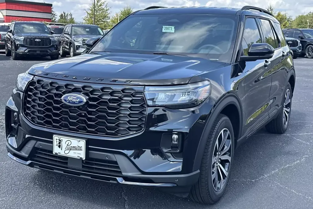 2025 Ford Explorer ST-Line photo 1