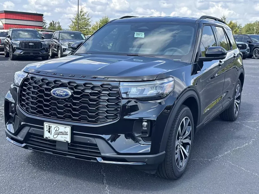 2025 Ford Explorer ST-Line photo 1