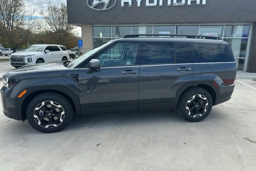 2026 Hyundai Santa Fe SEL photo 1