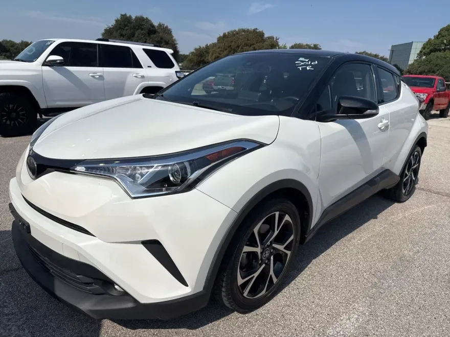 2019 Toyota C-HR Limited photo 1