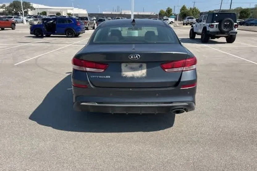 2020 Kia Optima LX photo 1