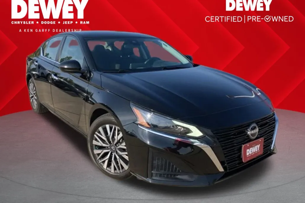 2023 Nissan Altima 2.5 SV photo 1