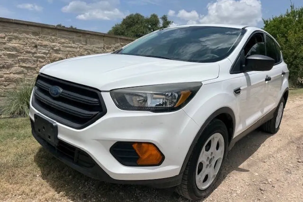 2018 Ford Escape S photo 1