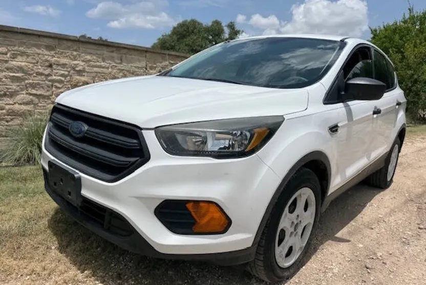 2018 Ford Escape S photo 1