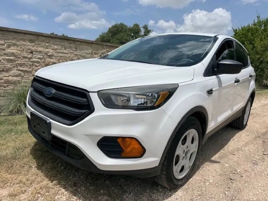2018 Ford Escape S photo 1