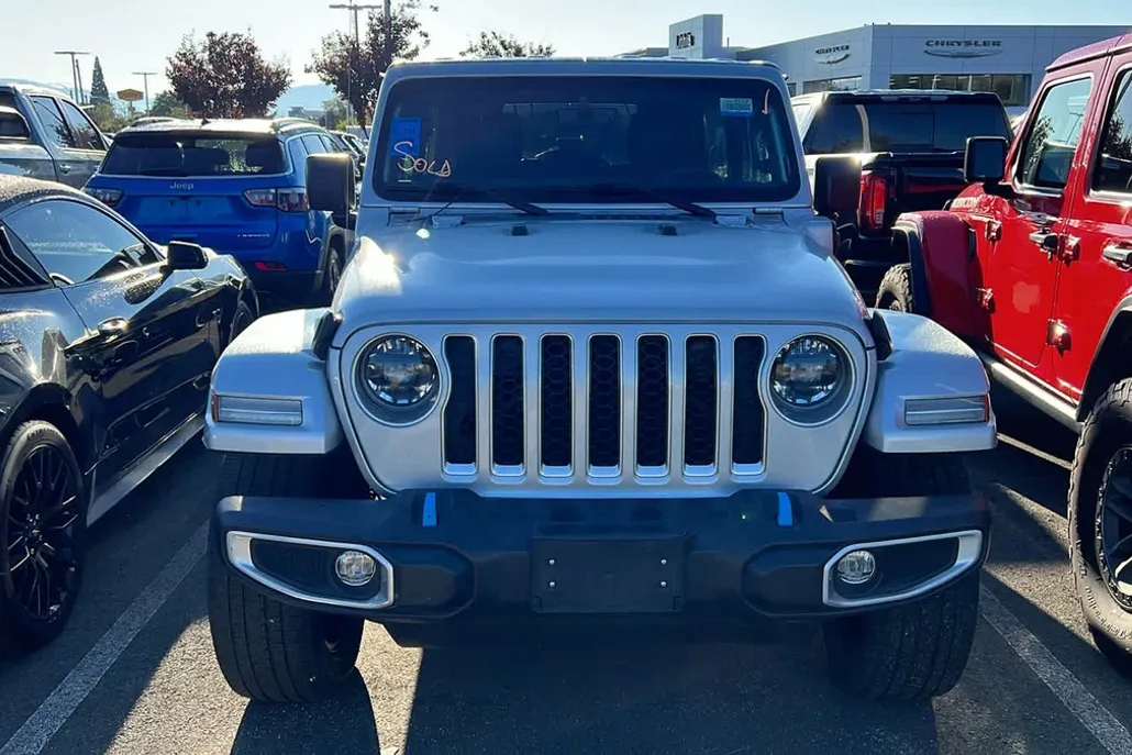 2023 Jeep Wrangler 4xe Sahara photo 1