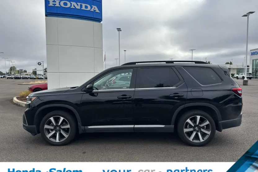 2024 Honda Pilot Touring photo 1