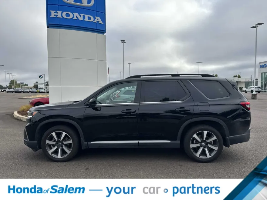 2024 Honda Pilot Touring photo 1
