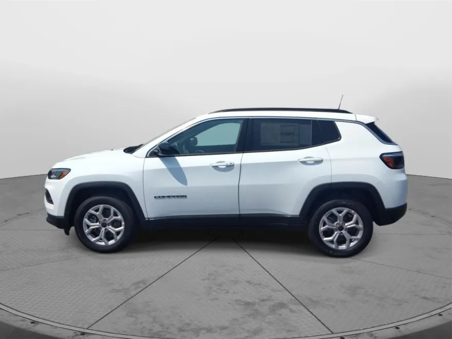 2025 Jeep Compass Latitude photo 1