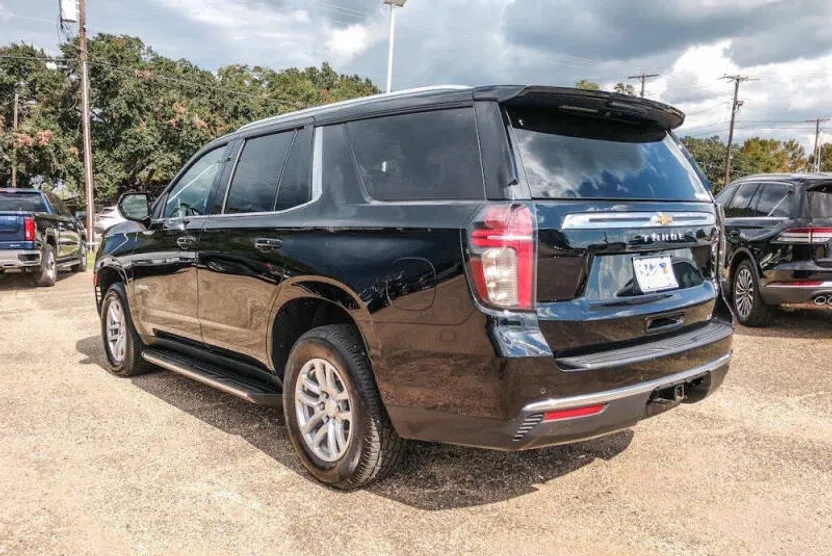 2023 Chevrolet Tahoe LT photo 1