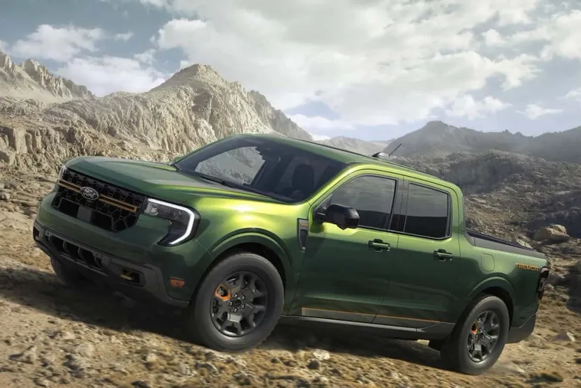 2025 Ford Maverick XL photo 1