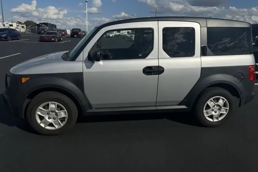 2008 Honda Element LX photo 1