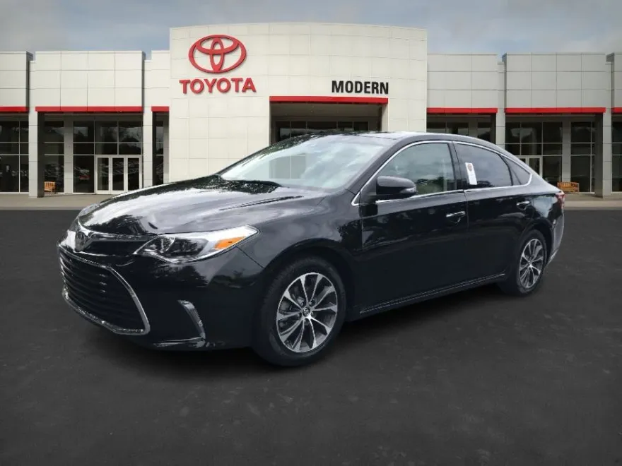2017 Toyota Avalon XLE Premium photo 1
