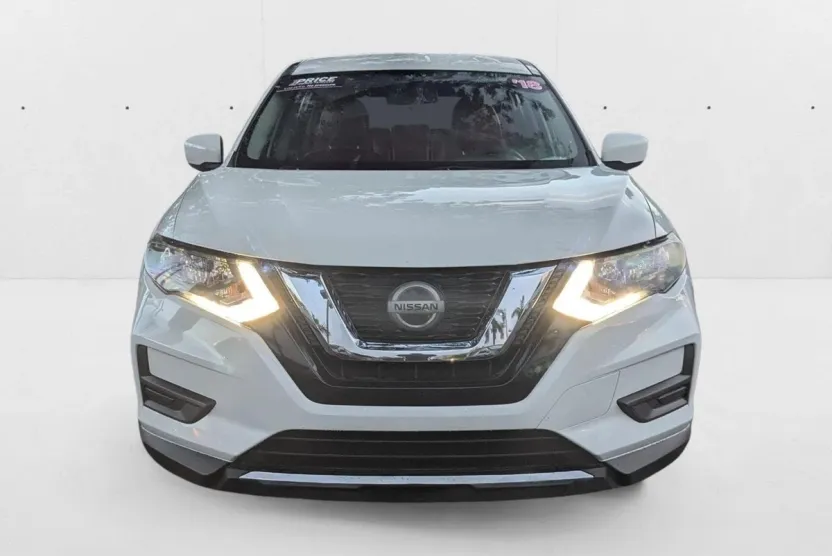 2018 Nissan Rogue S photo 1