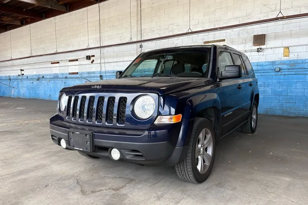 2012 Jeep Patriot Latitude photo 1