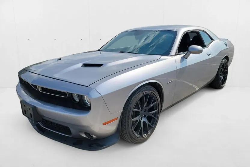 2018 Dodge Challenger R/T photo 1