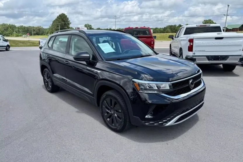 2024 Volkswagen Taos S photo 1